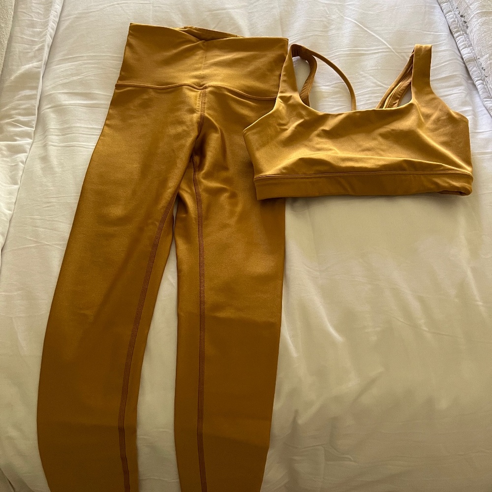 ATHLETA GOLD SHINE WORKOUT SET